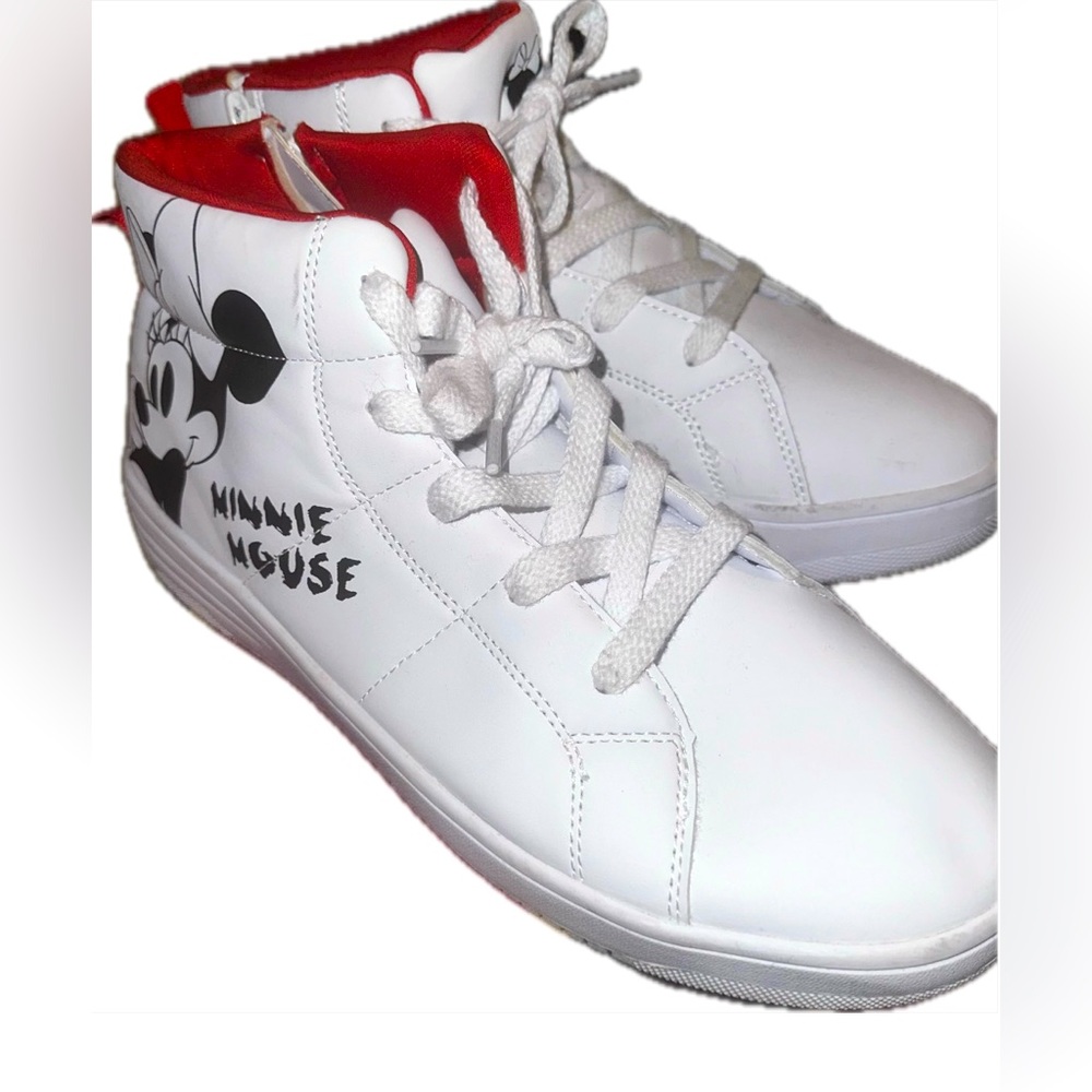 Minnie Mouse Shoes ( White with red inside )